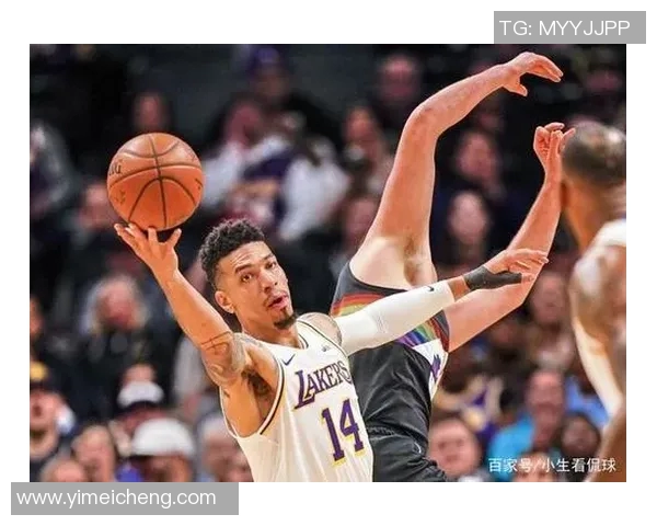 雷霆队完成和76人队的交易，换取了泰伦斯-福格和丹尼-格林